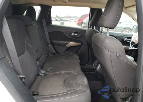 2017 Jeep Cherokee Latitude z USA, uszkodzony, nr VIN 1C4PJMCB7HW637041